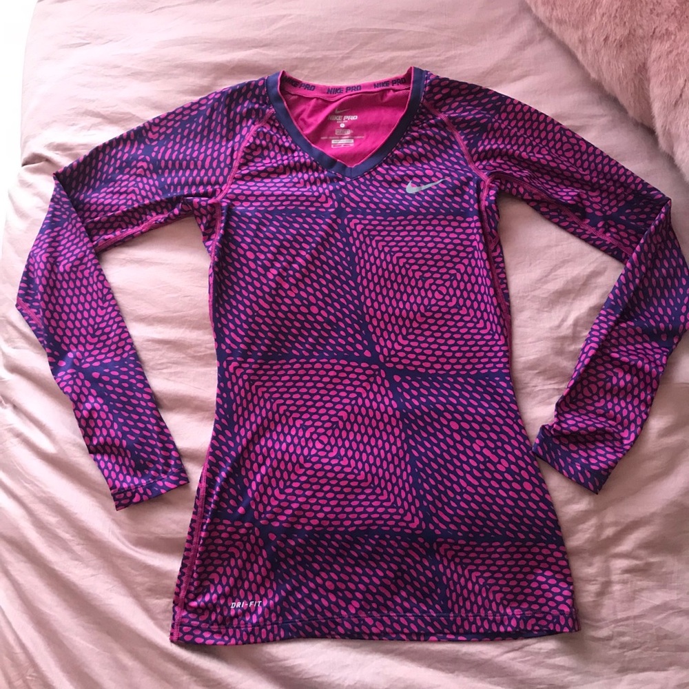 Long sleeve DRI-FIT patterned Nike tight fit shirt